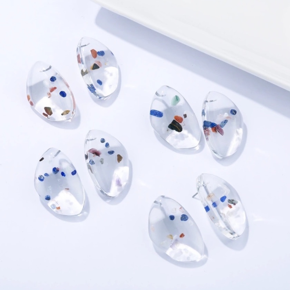 Clear acrylic earrings - Picture 5 of 8